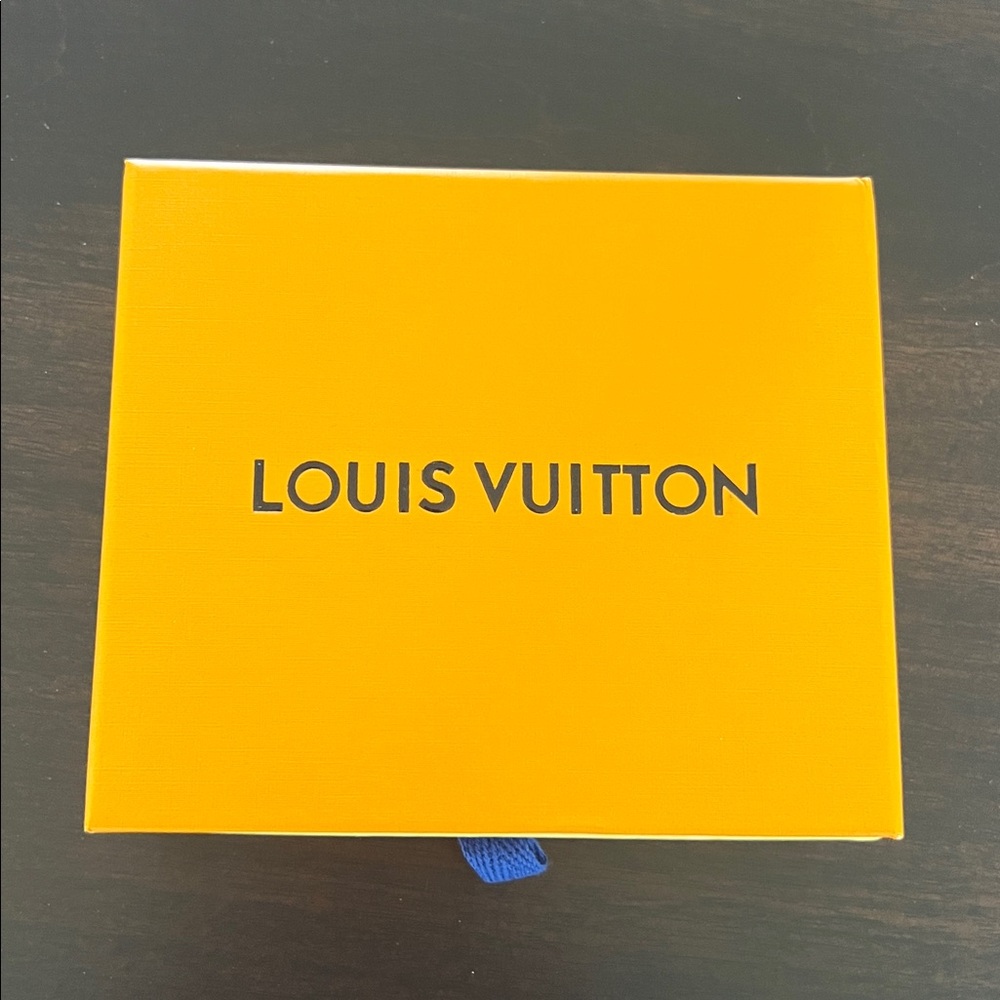 LV Monogram Rose Ballerine Charms Card Holder With Gold Hardware.New. Authentic. - Picture 6 of 7